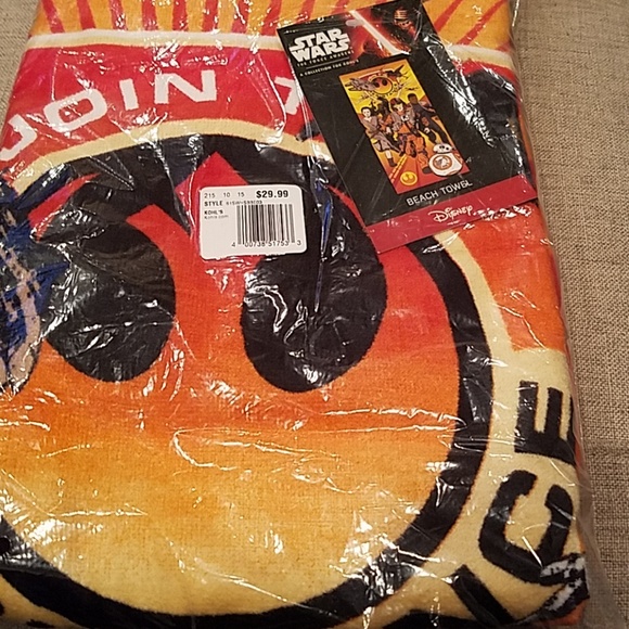 NWT Disney Star Wars Beach Towel - Picture 2 of 4